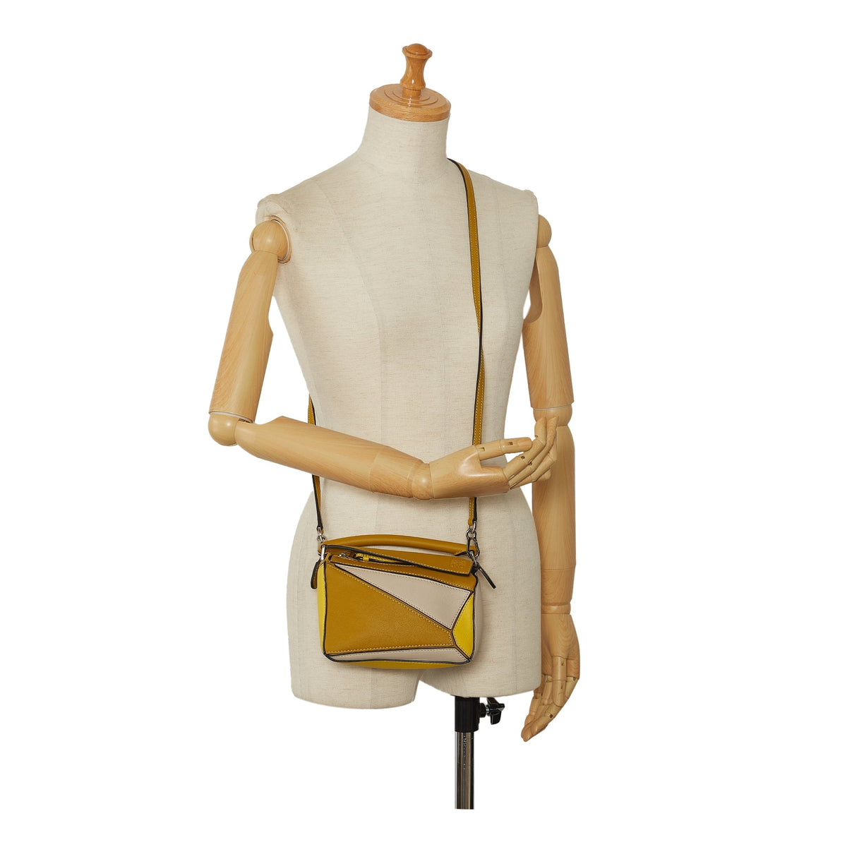 Pre-Owned Authenticated LOEWE Mini Puzzle Satchel Calf Leather Yellow Unisex (Good)