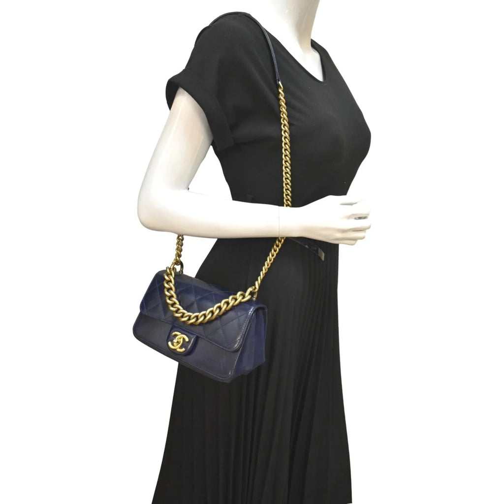 Pre-Owned CHANEL Chain Handle CC Flap Quilted Leather Shoulder Bag Blue