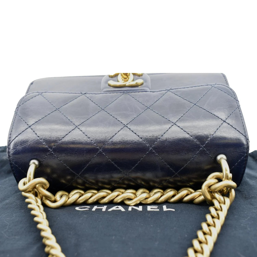 Pre-Owned CHANEL Chain Handle CC Flap Quilted Leather Shoulder Bag Blue