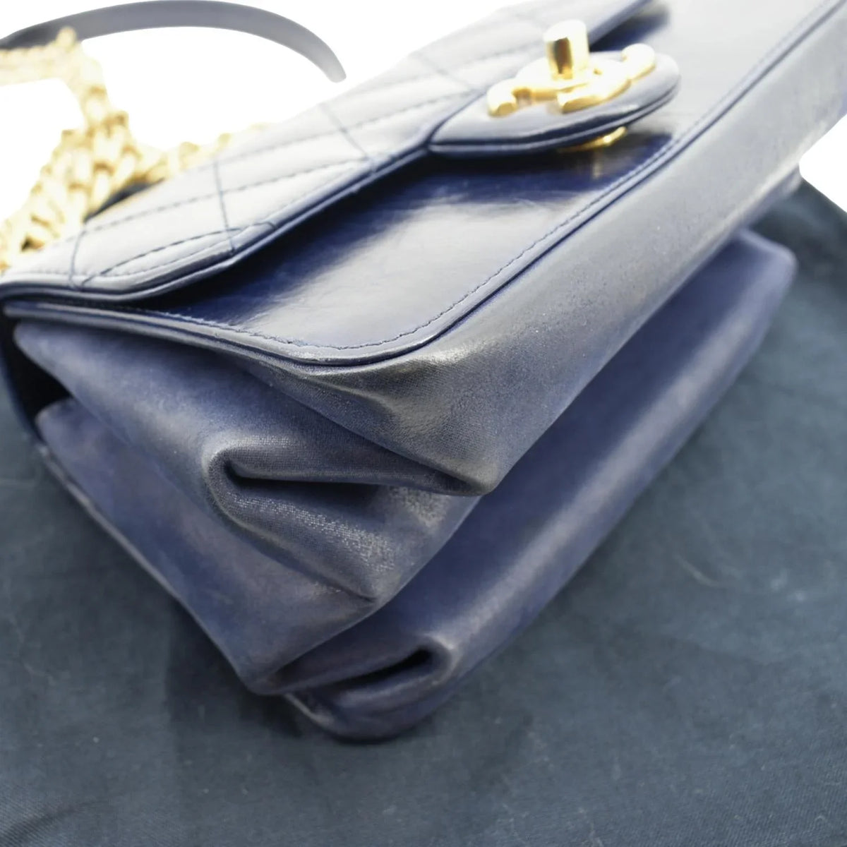 Pre-Owned CHANEL Chain Handle CC Flap Quilted Leather Shoulder Bag Blue